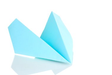 origami kağıt uçak üzerinde beyaz izole