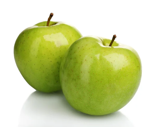 Zwei saftige grüne Äpfel isoliert auf weiß — Stockfoto