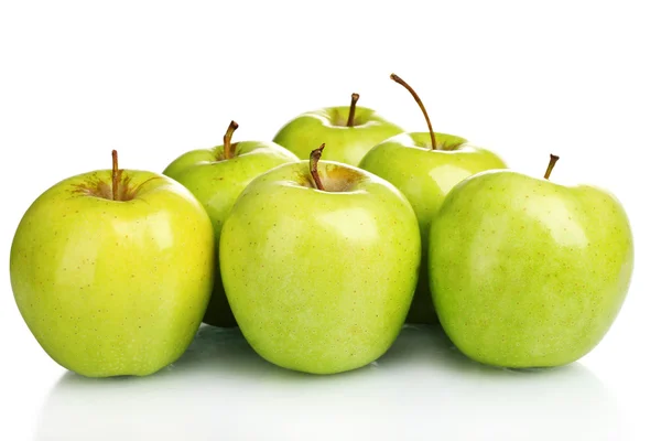 Šťavnatá zelená jablka izolovaných na bílém — Stock fotografie