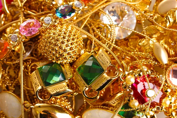 Vari gioielli in oro primo piano — Foto Stock
