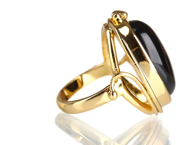 Krásný zlatý prsten s drahými kameny, izolované na bílém — Stock fotografie