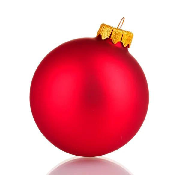 Όμορφη κόκκινη χριστουγεννιάτικη μπάλα απομονώνονται σε λευκό — Φωτογραφία Αρχείου
