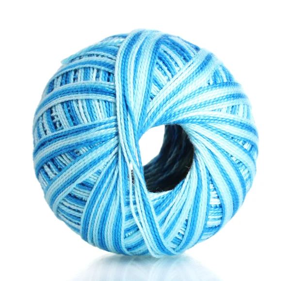 Синий шерстяной шар, изолированный на белом — стоковое фото