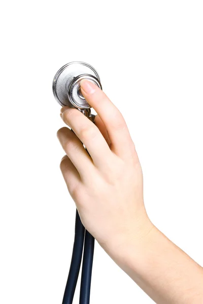 Ręka lekarza z stetoskop na białym tle — Zdjęcie stockowe