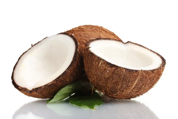 Свіжий кокос ізольований на білому — стокове фото