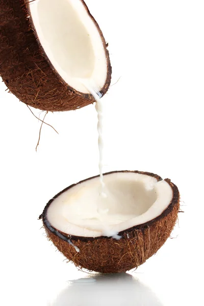 Кокос з кокосовим молоком ізольовані на білому — стокове фото
