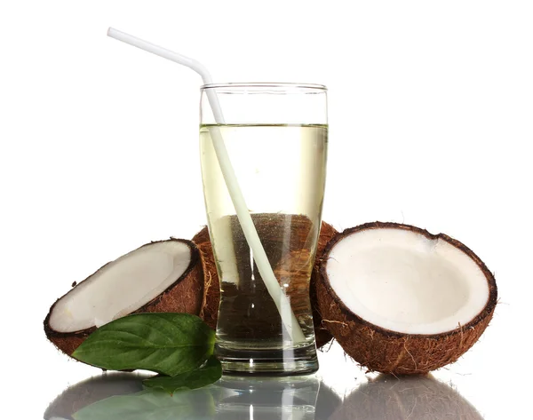 Kokossaft und Kokosnuss isoliert auf weiß — Stockfoto