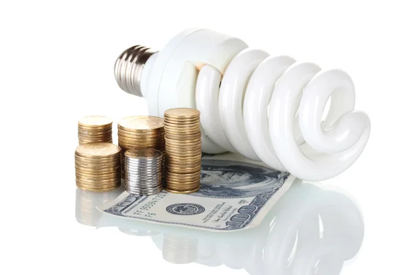 ランプと白で隔離されるお金を節約エネルギー — ストック写真