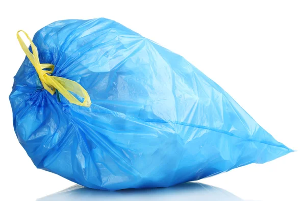 Sacco immondizia blu con spazzatura isolata su bianco — Foto Stock