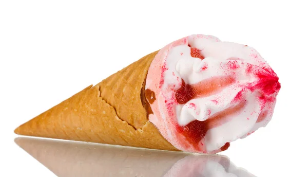 Ice cream horn elszigetelt fehér — Stock Fotó