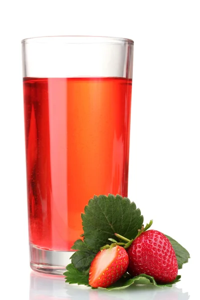 Frisches Erdbeer- und Saftglas isoliert auf weiß — Stockfoto