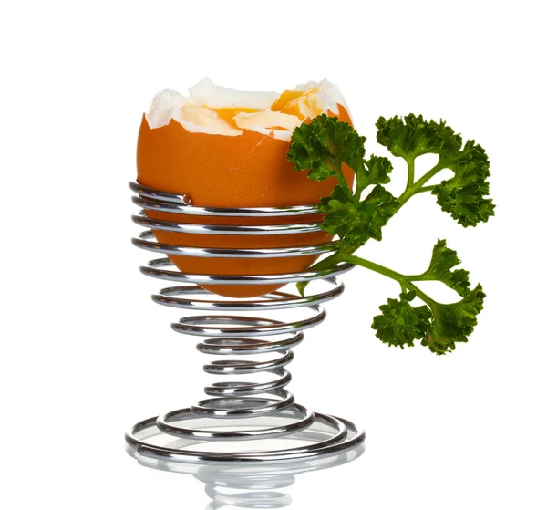Kokt ägg i metall stativ och persilja isolerad på vit — Stockfoto
