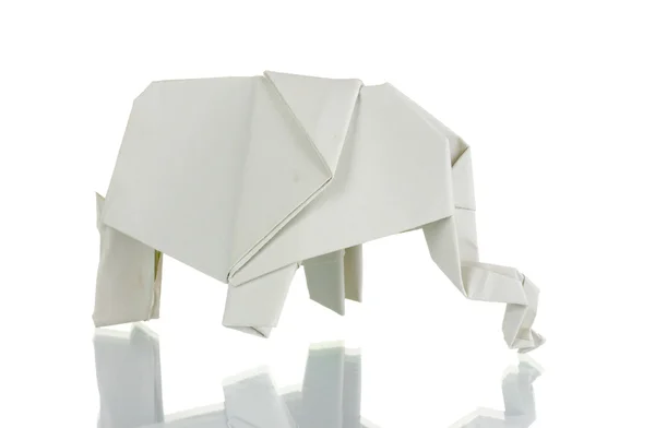 Elefante de papel origami isolado em branco — Fotografia de Stock