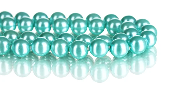 Piękny niebieski perła koraliki na białym tle — Zdjęcie stockowe