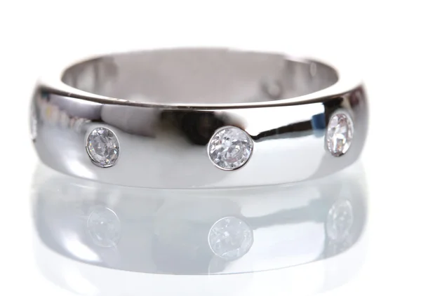 Hermoso anillo con piedras preciosas aisladas en blanco —  Fotos de Stock
