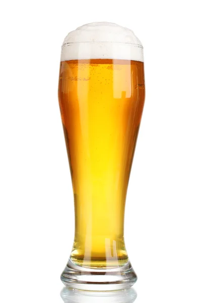 Copo de cerveja com isolado em branco — Fotografia de Stock