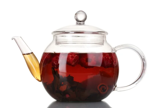 Скляний чорний фруктовий чай у скляному чайнику ізольовано на білому — стокове фото
