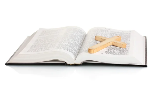 Biblia russa e cruz de madeira isolada em branco — Fotografia de Stock