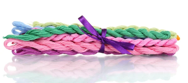 Швейні нитки для вишивки ізольовані на білому — стокове фото