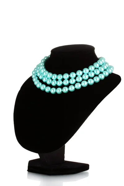 白で隔離されるマネキンに青い真珠の美しいネックレス — ストック写真