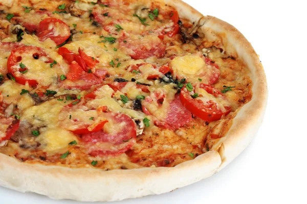Deliciosa pizza con salchichas y verduras aisladas en blanco —  Fotos de Stock