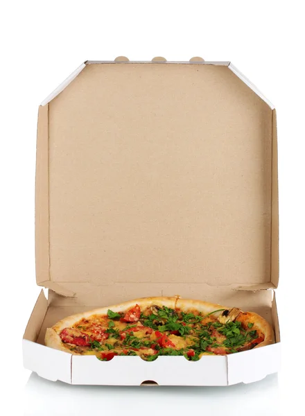 Νόστιμη πίτσα με λουκάνικο και λαχανικά στο πακέτο απομονώνονται σε Γουίτ — Φωτογραφία Αρχείου