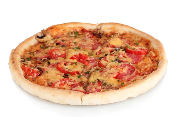 Deliciosa pizza con salchichas y verduras aisladas en blanco — Foto de Stock