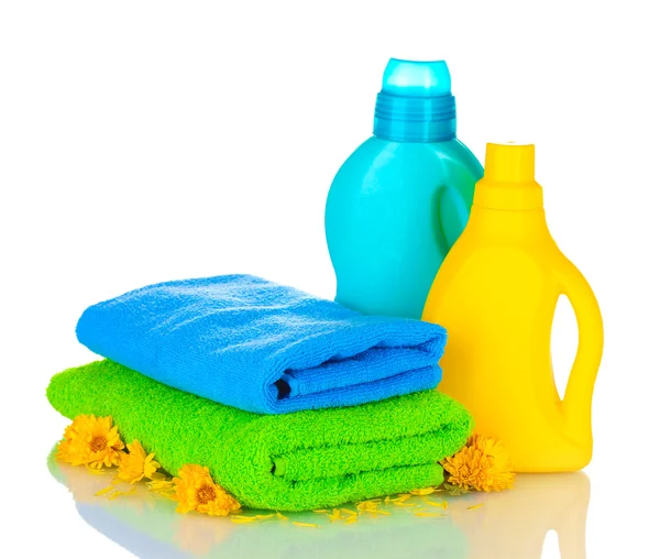 Handduk och städning isolerad på vit — Stockfoto