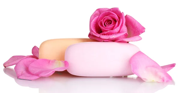Dva mýdlo s růží na bílém pozadí — Stock fotografie