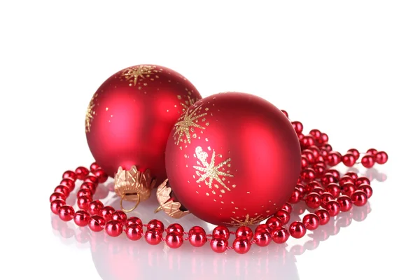 Palle di Natale rosse isolate su sfondo bianco — Foto Stock