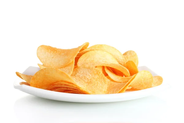 흰색 절연 접시에 맛 있는 감자 칩 — 스톡 사진
