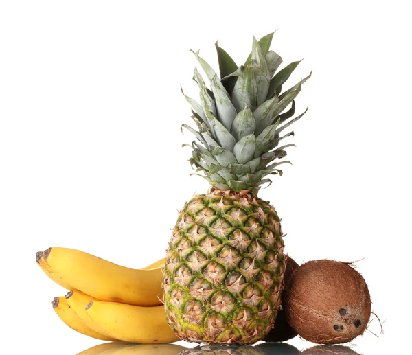 ? oconut, banán a ananas izolovaných na bílém — Stock fotografie