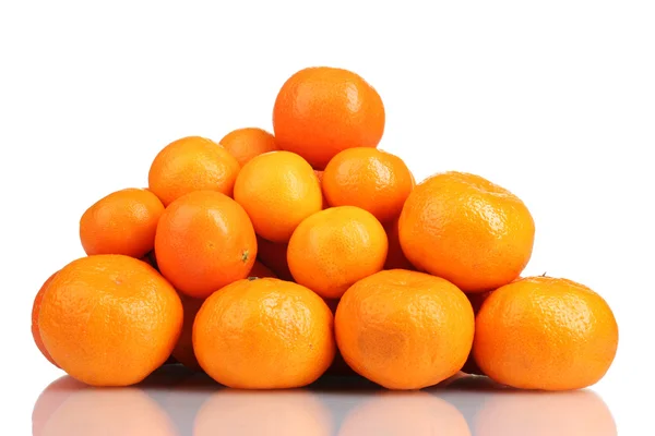 Mandarinky v izolovaných na bílém — Stock fotografie