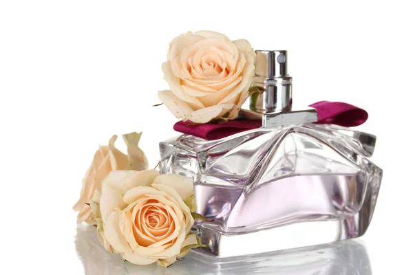 在白色背景上漂亮的瓶子里的女性香水 — 图库照片