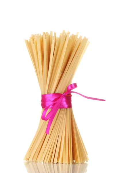 Ramo de espaguetis con cinta aislada en blanco —  Fotos de Stock