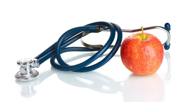Sağlık stetoskop ve üzerinde beyaz izole Kırmızı elma — Stok fotoğraf