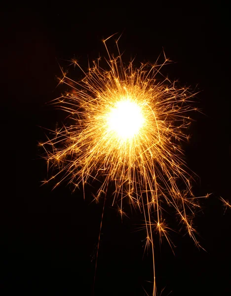 Belo sparkler no fundo preto — Fotografia de Stock