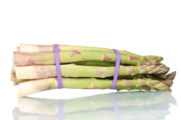 Deilig fersk asparges isolert på hvitt – stockfoto