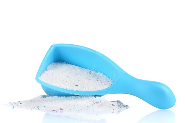 Polvo de lavado en recipiente azul, aislado en blanco — Foto de Stock