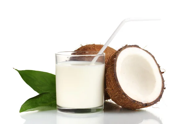 Kokosové mléko a kokos izolovaných na bílém — Stock fotografie