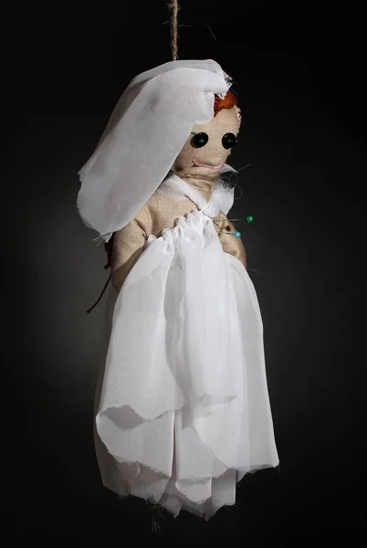 Hanged doll voodoo girl-bride on grey background — Stock Photo, Image