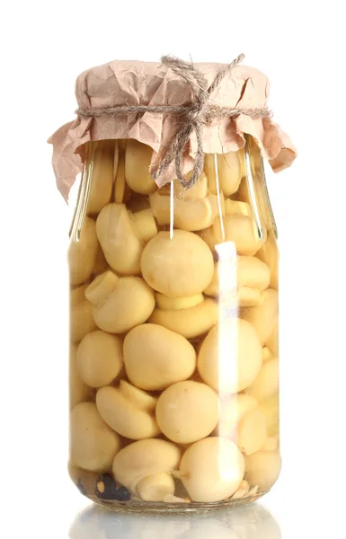 白で隔離されるガラスの瓶でおいしい茸のマリネ — ストック写真
