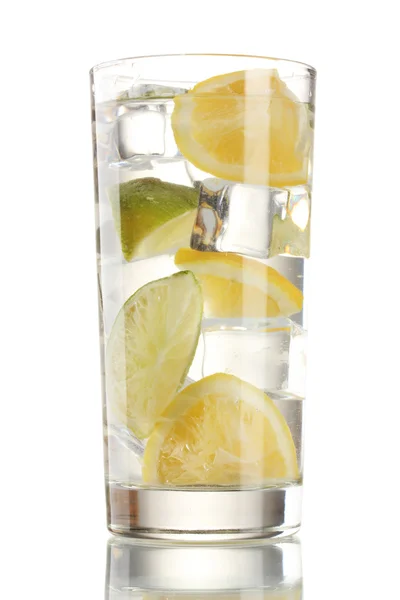 Studené čerstvé limonády izolovaných na bílém — Stock fotografie