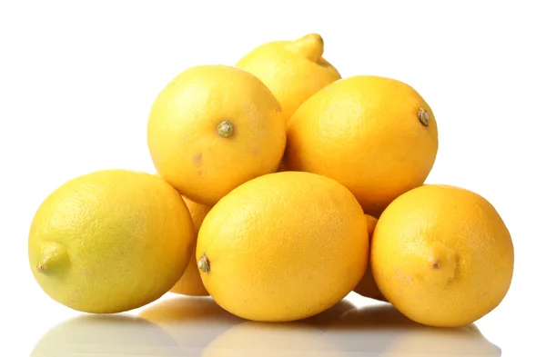 孤立在白色的成熟柠檬 — 图库照片