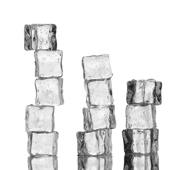 Olvadó jég-kocka elszigetelt fehér — Stock Fotó