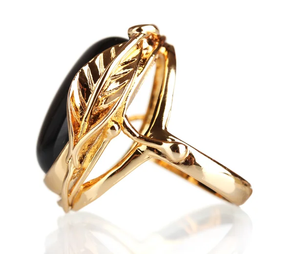 Vackra guld ring med ädelsten isolerad på vit — Stockfoto