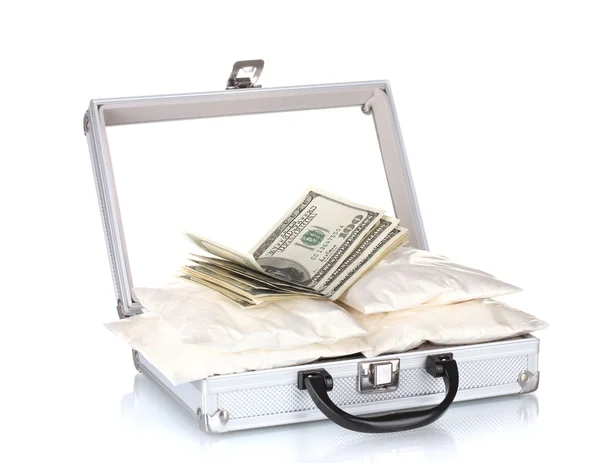 Каин с деньгами в чемодане, изолированном на белом — стоковое фото
