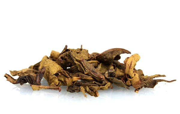 Högen av aromatiska gröna torra teblad isolerad på vit — Stockfoto