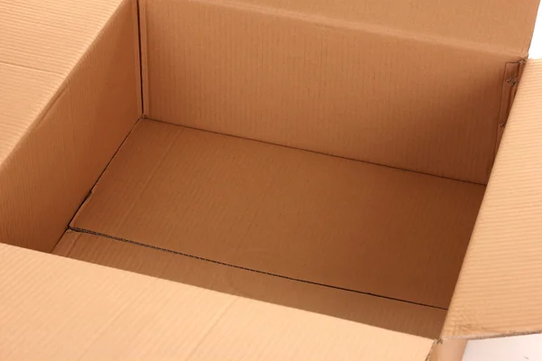 Відкрити картонну коробку крупним планом — стокове фото