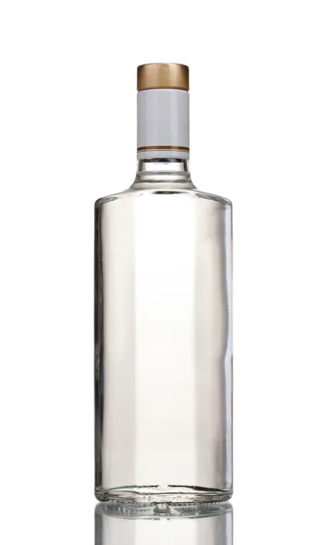 Bouteille de vodka isolée sur blanc — Photo
